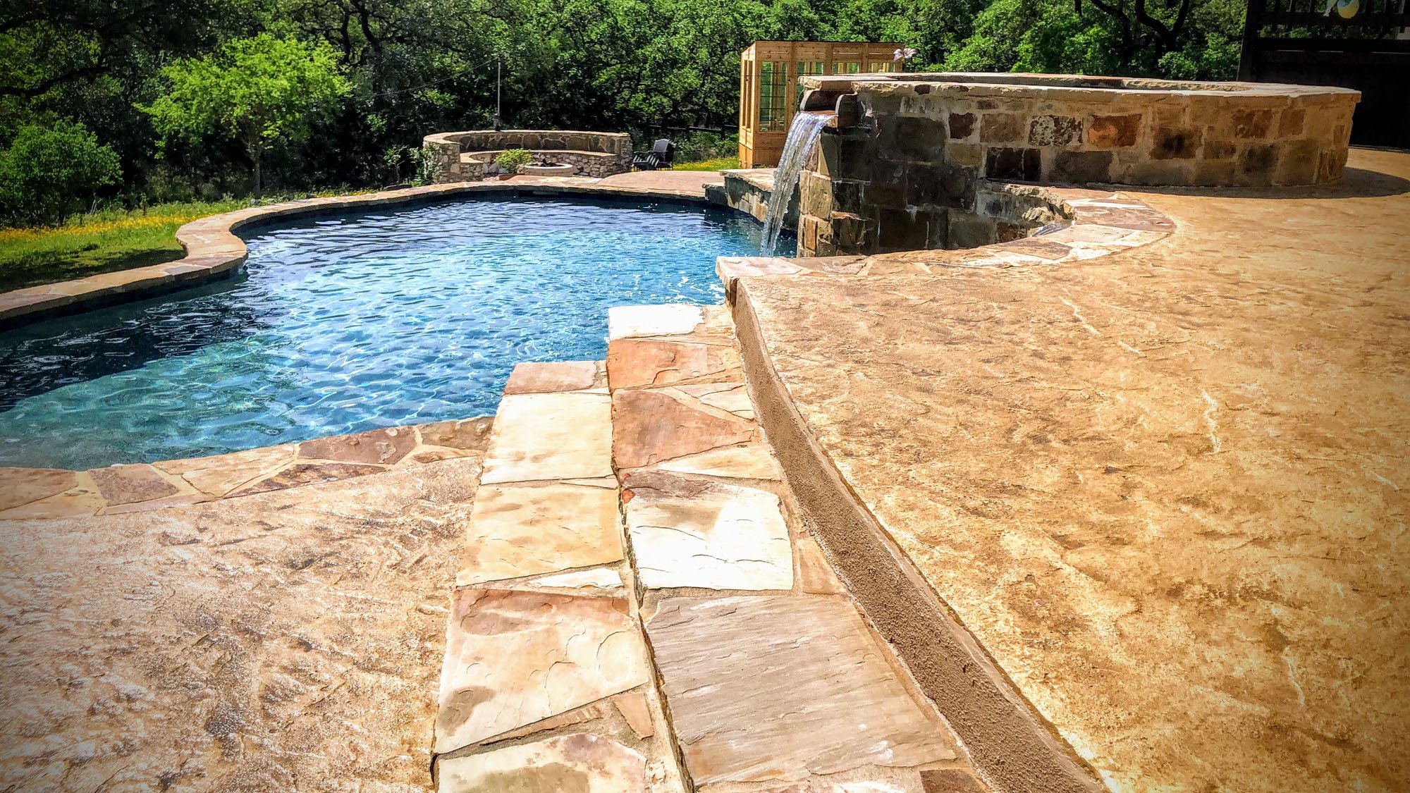 Curved pool deck with premium SunCoat finish
